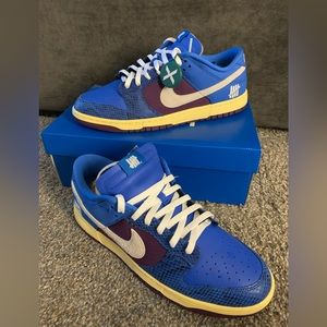 Undefeated 5 on it Nike Dunks 🚨